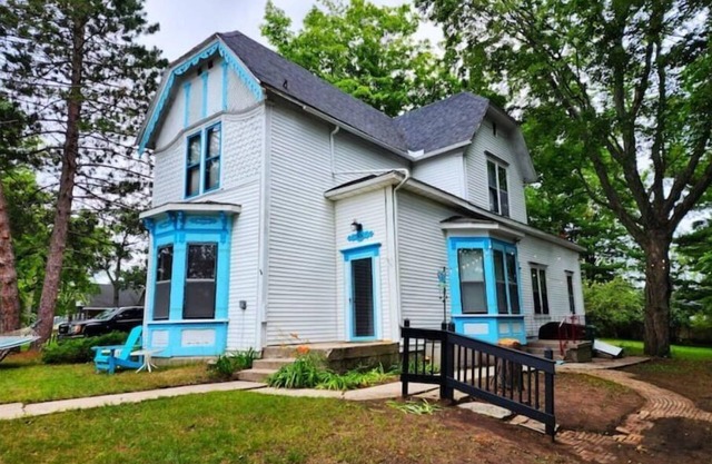 Historic home within short walk to Ausable River and beach on Lake Huron