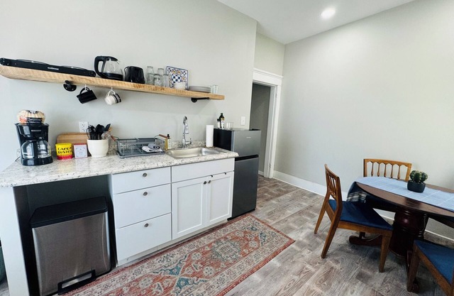 Historic Prohibition Home 2 Bedroom Apartmentn