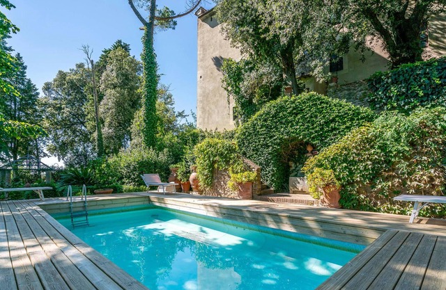 Historic vacation home in a hilly location in the characteristic historic village of Larciano Castel