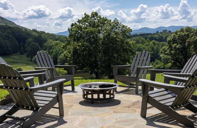Historic Valley Views | 5BR Retreat w/Hot Tub, Porch, Firepit & Game Room