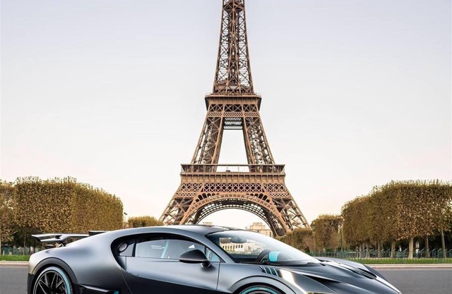 HISTORIC VILLAGE SPIRIT OF PARIS RESTS AT YOUR DOORSTEP-SUPER LUXURY RUE PASSY