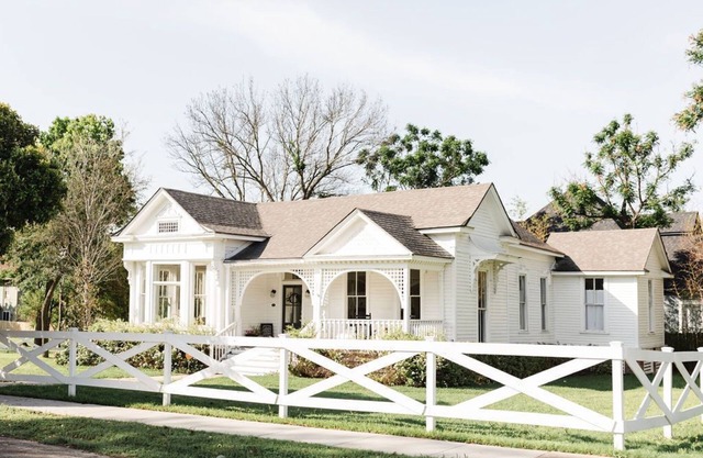 Historical Morrow House Season 5 Fixer Upper, Featured In Cottage Style Magazine