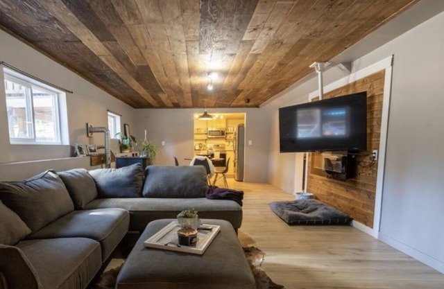 Hobby Farm Stay, come relax in the mountains with rural lifestyle