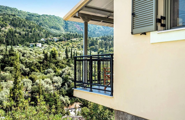 Holiday Accommodation "Alkionides Apartment 3" with pine forest overlook
