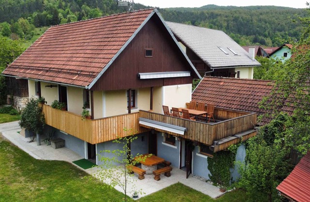 Holiday apartment with two separate floors that can accommodate up to 10 people