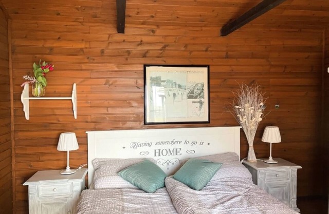 Holiday Apartment 'Holzhaus' with Private Terrace, Garden and Wi-Fi