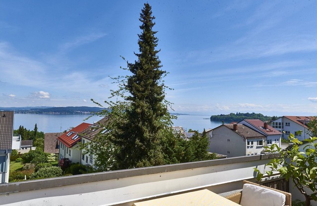 Holiday Apartment 'Bodenseeblick' with Lake View, Balcony and Wi-Fi
