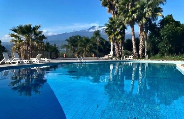 Holiday Apartment "Casa Rosa" with Sea View, Shared Pool & Shared Terrace