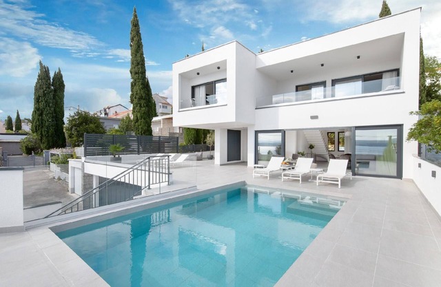 Holiday apartment Dramalj for 2 - 8 persons with 4 bedrooms - Holiday apartment