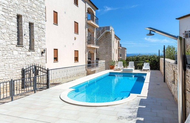 Holiday apartment Ližnjan for 1 - 5 persons with 2 bedrooms - Holiday apartment