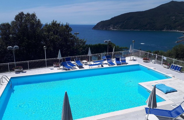 Holiday apartment Moneglia for 1 - 4 persons with 2 bedrooms - Row house