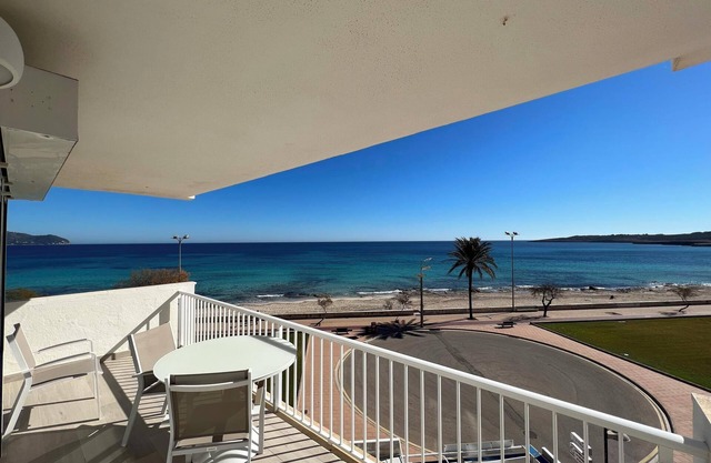 Holiday Apartment 'Sea Club Apartment Cala Millor 3' close to the Beach with Balcony