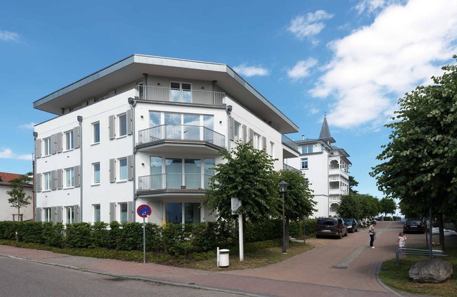 Holiday Apartment "Strandhaus Seeblick Binz 13" with Sea View, Private Terrace & Wi-Fi
