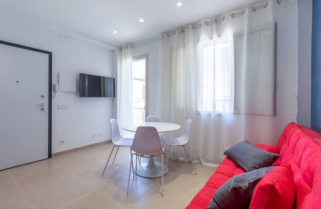 Holiday Apartment "Verdemare" with Sea View, Balcony and Wi-Fi