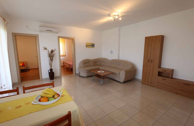 Holiday apartment with air conditioning and Internet
