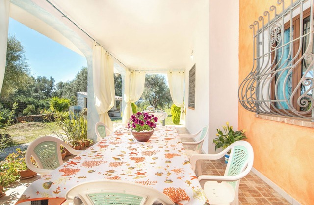 Holiday Apartment with Spacious Outside Area; Parking Available
