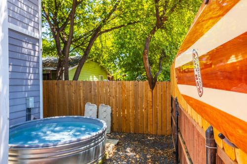 Holiday Escape- Pool, King Beds & Christmas New Year Ready