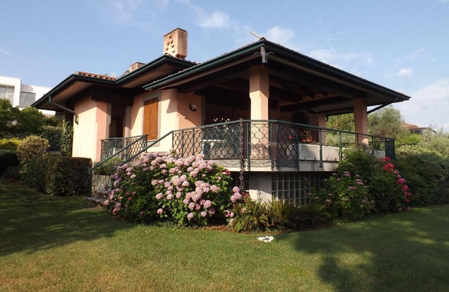 Holiday house San Felice del Benaco for 1 - 9 persons with 4 bedrooms - Holiday house