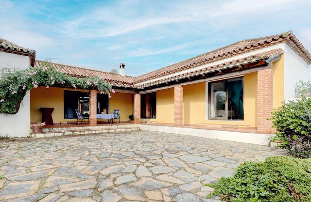 Holiday Home 'Finca Los Pájaros' with Private Terrace, Wi-Fi and Air Conditioning