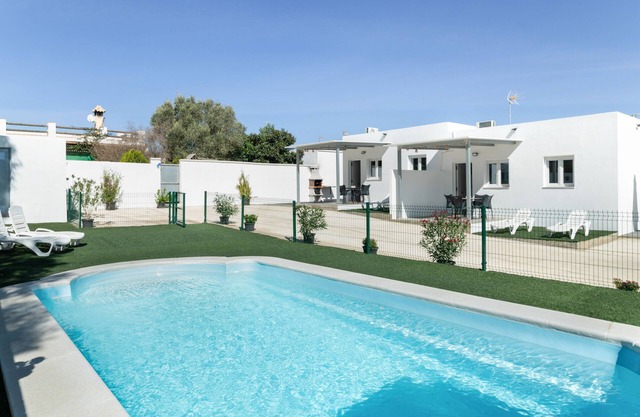 Holiday Home 'Apartamentos La Esencia Del Sur B' with Shared Pool, Wi-Fi and Air Conditioning
