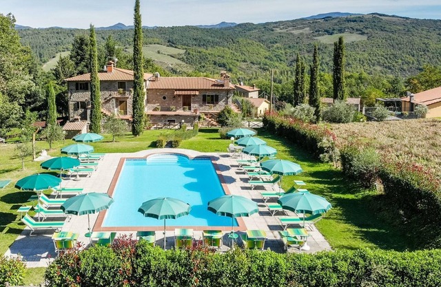 Holiday house Caprese Michelangelo for 1 - 24 persons with 10 bedrooms - Holiday home