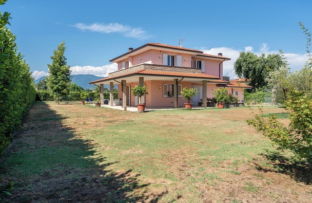 Holiday Home 'Angela' with Private Garden, Wi-Fi and Air Conditioning