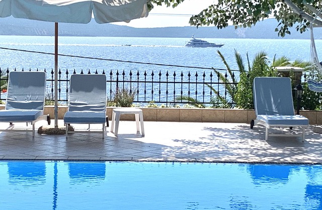 Holiday Home 'Beach Villa Alonissos For 4 People' with Shared Pool, Wi-Fi and Air Conditioning