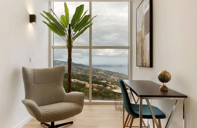 Holiday Home 'Belavista' with Sea View, Wi-Fi and Air Conditioning