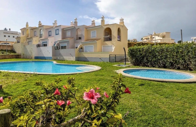 Holiday Home 'Casa Cláudia - Cond Atalaia' with Shared Pool, Private Terrace and Wi-Fi