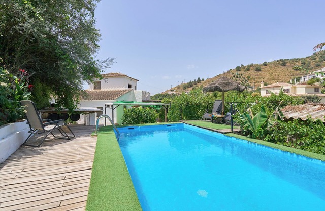 Holiday Home 'Casa del Río' with Mountain View & Pool