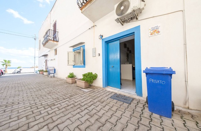 Holiday Home 'Casa di Nonna Anna' near the Beach with Sea View