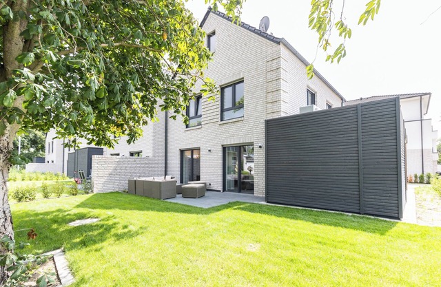 Holiday Home 'Das Strandhaus 2' with Shared Terrace and Wi-Fi