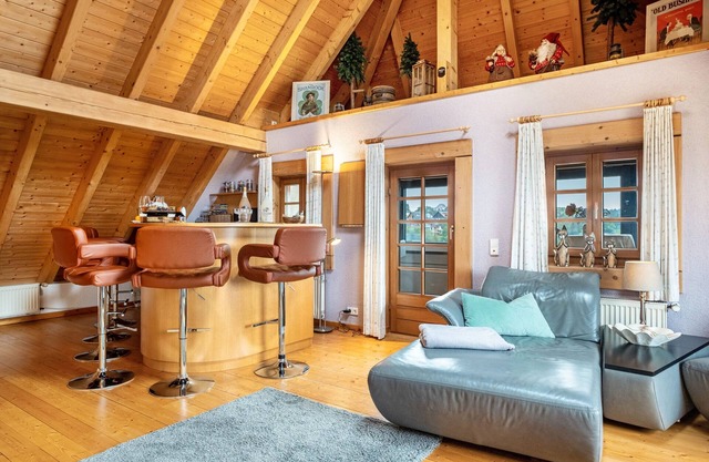 Holiday Home 'Haushälfte' with Shared Garden and Wi-Fi