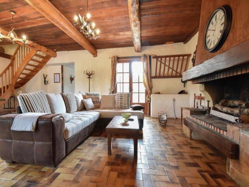 Holiday Home in Félines-Minervois with Pool