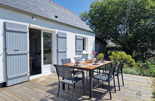Holiday Home in Locquirec near Sandy Beaches