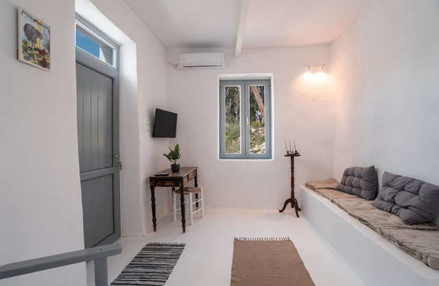 Holiday Home 'Kalesma Marpissa' with Sea View, Private Terrace and Air Conditioning