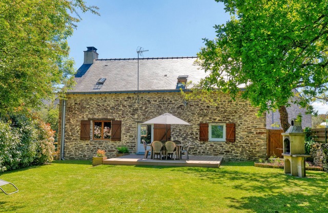 Holiday Home 'Maison Avec Grand Jardin' with Private Terrace, Private Garden and Wi-Fi