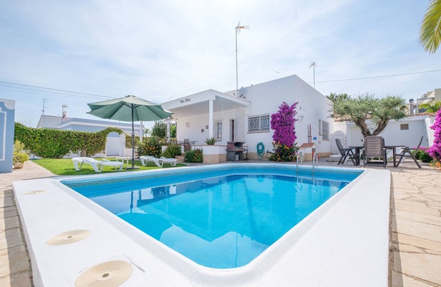 Holiday Home 'Marblau 1' close to the Beach with Pool & Wi-Fi