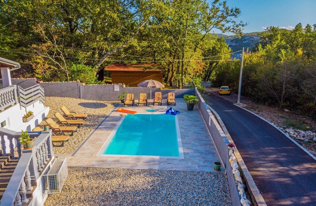 Holiday home Pavlina, (16408), Grižane, hr