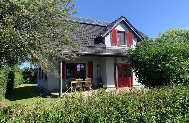 Holiday Home 'Sabines Badehaus Mit Innenpool' with Lake View, Private Terrace and Wi-Fi