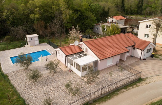 Holiday Home Slap Koćuša - Four Bedroom House with Swimming Pool