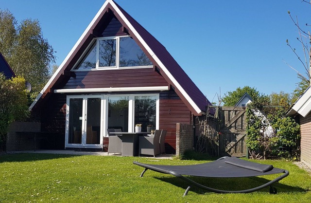 Holiday Home Tuitjenhorn near Coast