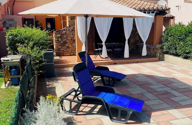 Holiday Home 'Villetta Serena' with Shared Terrace, Wi-Fi and Air Conditioning