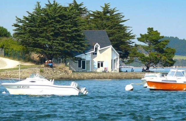 Holiday home with sea view and panoramic view