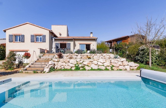 Holiday home with pool in Mondonville