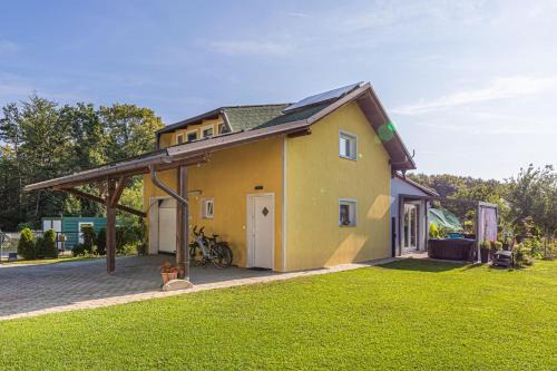 Holiday Home Zala with Jacuzzi - Happy Rentals