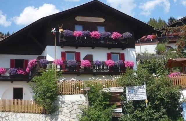 Holiday house Meransen (Maranza) for 2 - 14 persons with 6 bedrooms - Holiday apartment in one or mu