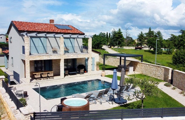 Holiday house Kanfanar for 1 - 8 persons with 3 bedrooms - Holiday house