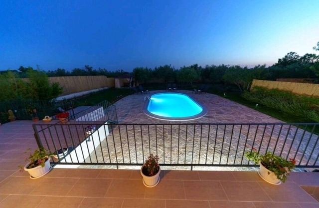 Holiday house with a swimming pool Zemunik Donji, Zadar (K-21653)