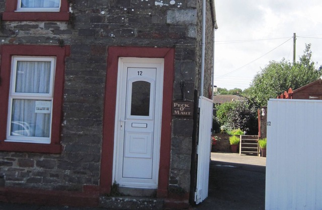 Holiday in a pet friendly quiet seaside village in the South West of Scotland